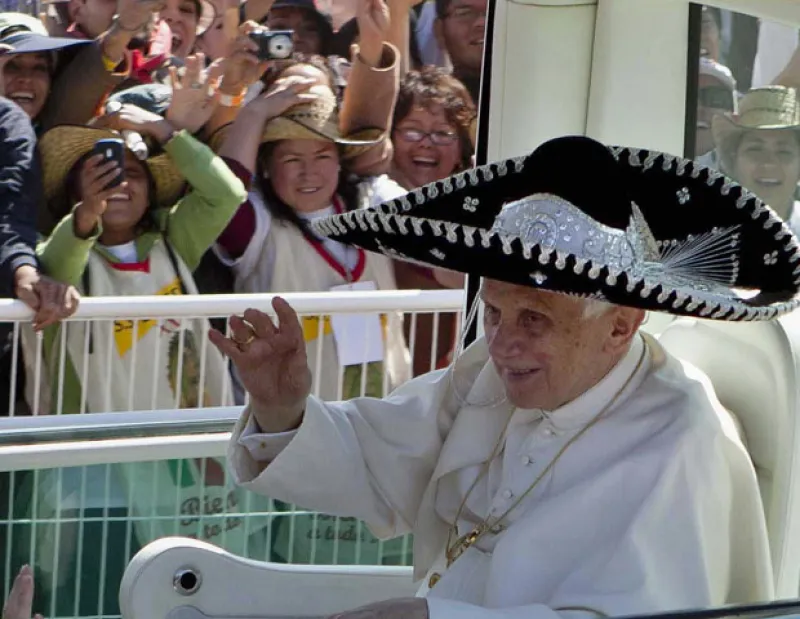 Para despedirse, el Santo Padre confesó qué por fin comprendió por qué su antecesor guardaba tanta cercanía con nuestro país; hoy parte con rumbo a Cuba.