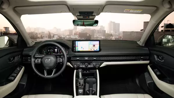 Honda Accord Hibrido interior