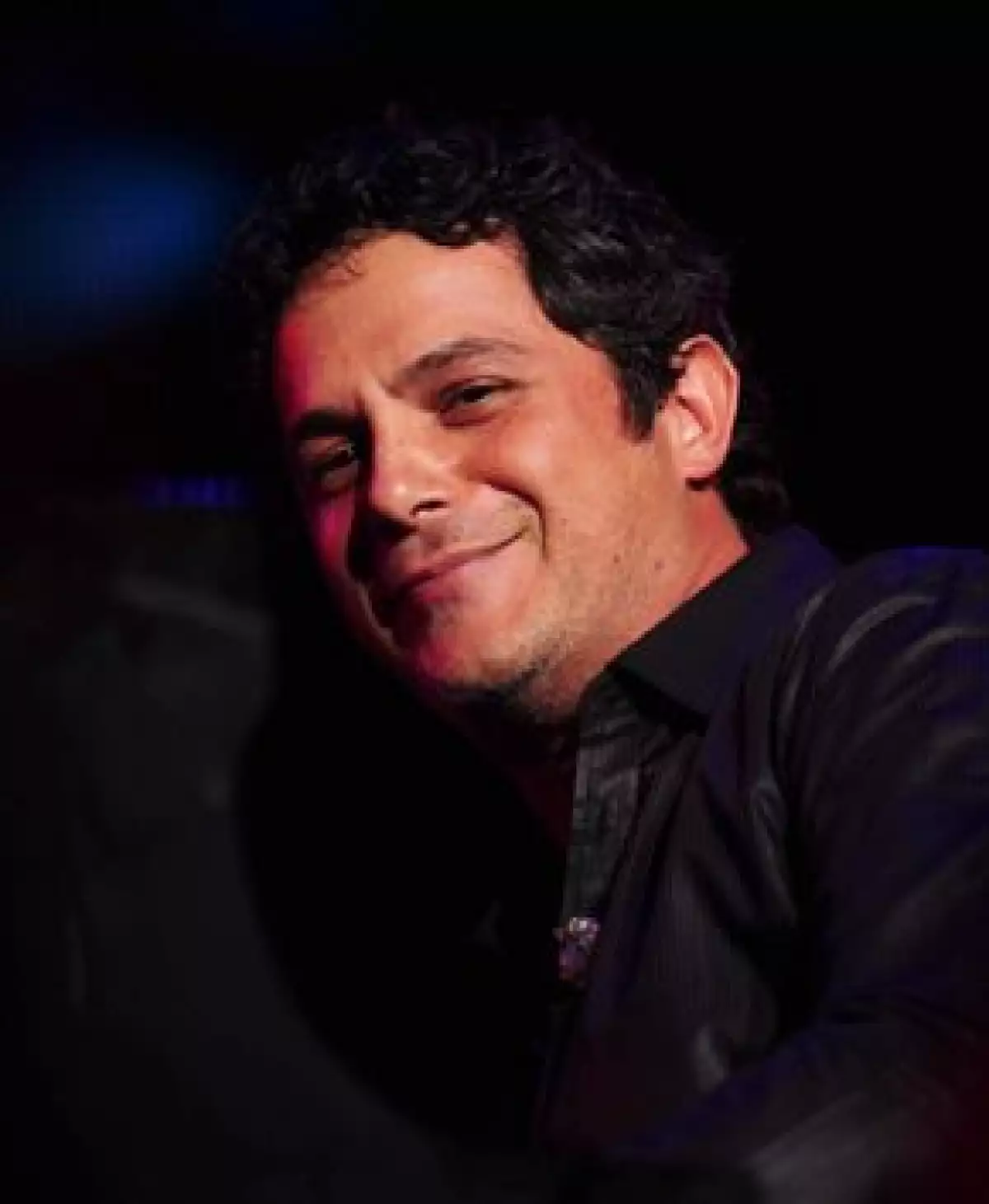 El cantante español dio a conocer en Internet el primer sencillo de su nuevo disco, en el que canta junto a la neoyorquina Alicia Keys.