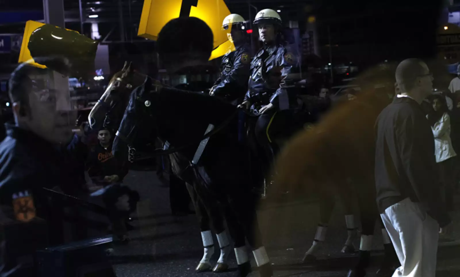 En los Ángeles unas 20 personas en un Walmart sufrieron heridas menores cuando una mujer usó gas pimienta para obtener una ventaja “competitiva”.