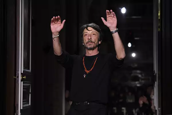 Valentino : Runway - Paris Fashion Week - Haute Couture Spring/Summer 2020