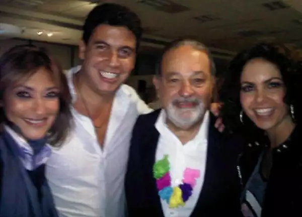 El empresario celebró ayer su cumpleaños número 70 en compañía de familiares y amigos, entre los que se encontraban la periodista, Lucero y Arturo Elías Ayub.