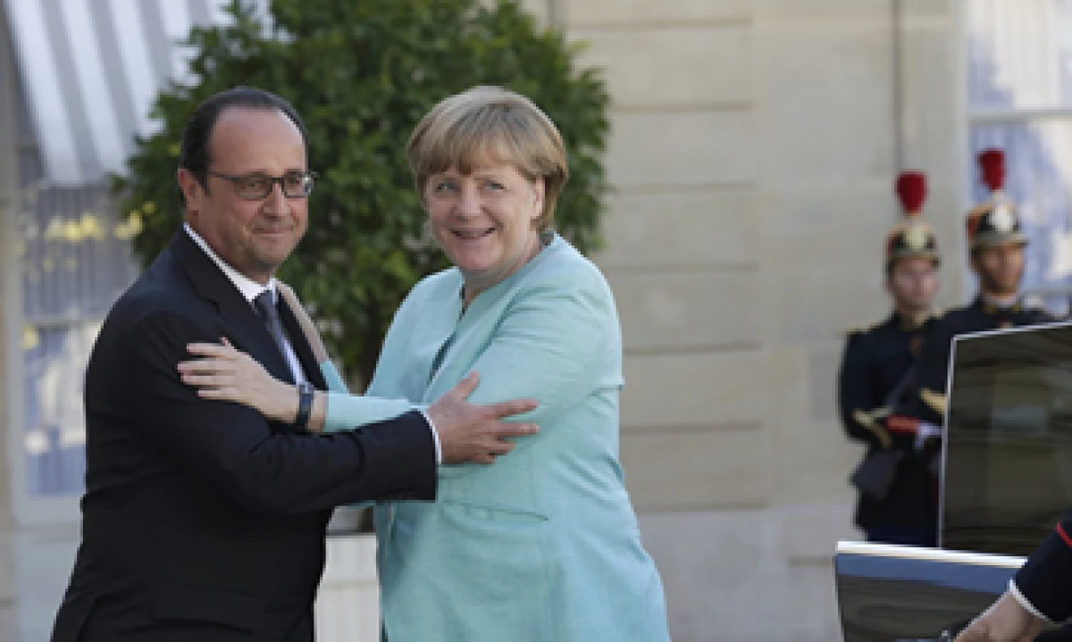 Hollande y Merkel tuvieron una reunión en el palacio del Elíseo para analizar el caso griego. (Foto: Reuters )