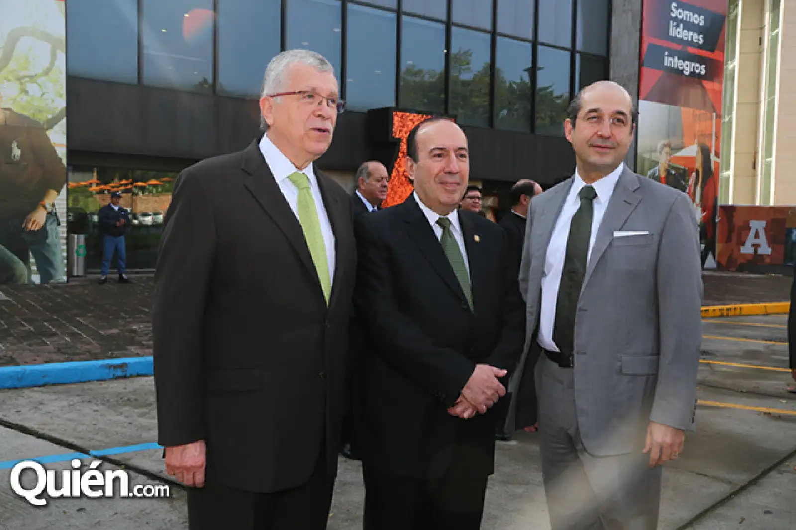 Manuel Ruiz de Chávez, Dr. Tomás Barrientos y Dr. Eduardo González Pier