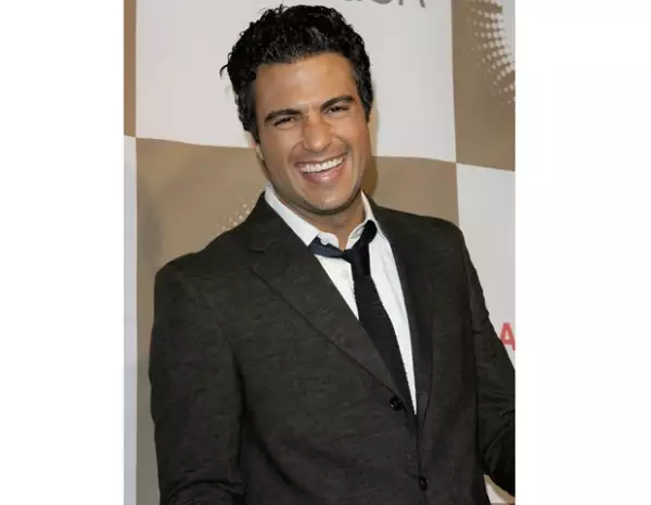 El actor mexicano se encuentra muy feliz con la llegada de su hija.
