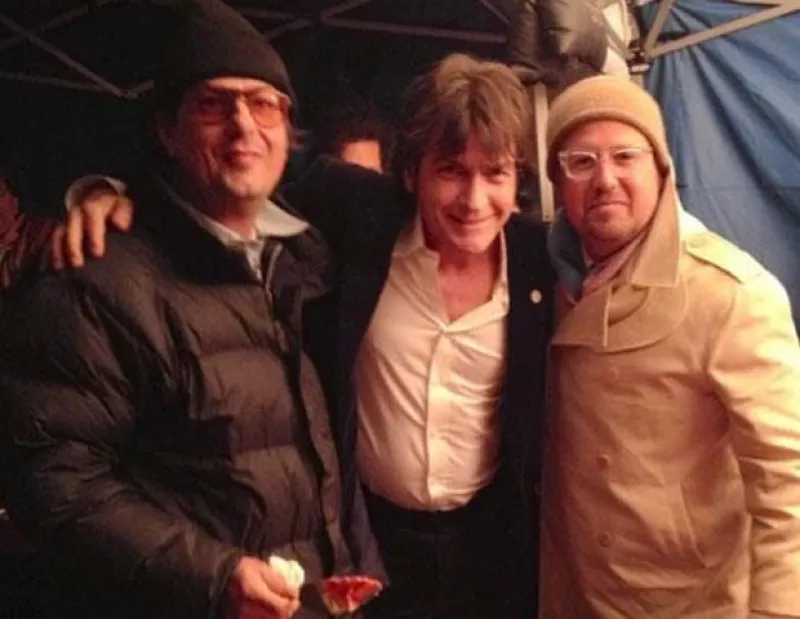 Mañana se estrena la cinta `Una mirada dentro de la mente de Charles Swan III´ que protagoniza Charlie Sheen y el director platico con nosotros sobre el polémico actor.