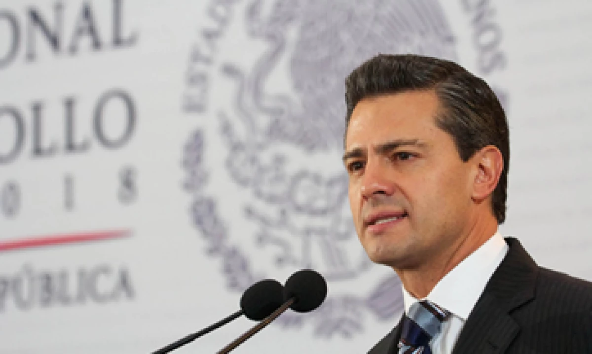 Enrique Peña Nieto envió al Senado de la República la Estrategia Nacional de Energía 2013-2027. (Foto: Notimex)
