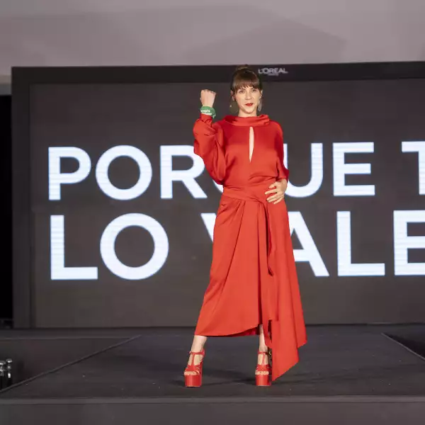 Samantha Báez, fundadora y vicepresidenta de Casa Gaviota también conquistó la pasarela. 
