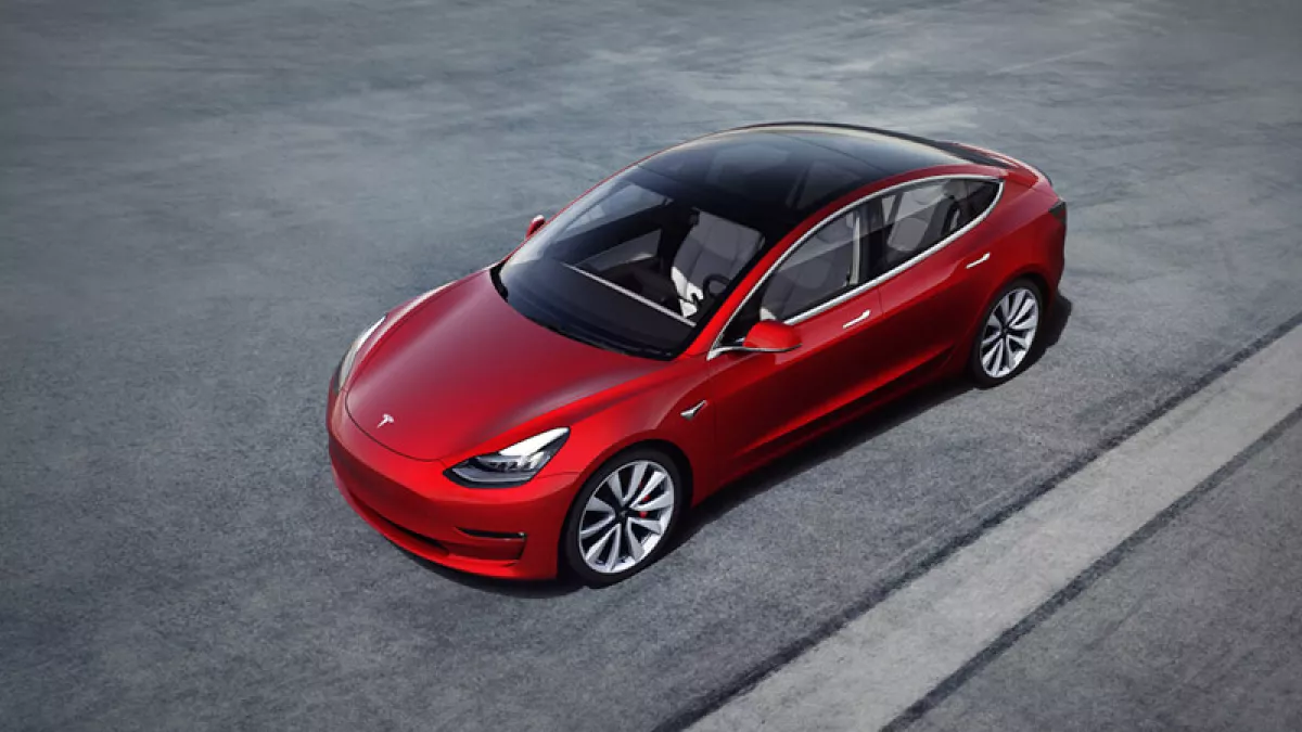 Podrían retirar miles de vehículos Tesla por fallas en la dirección asistida 