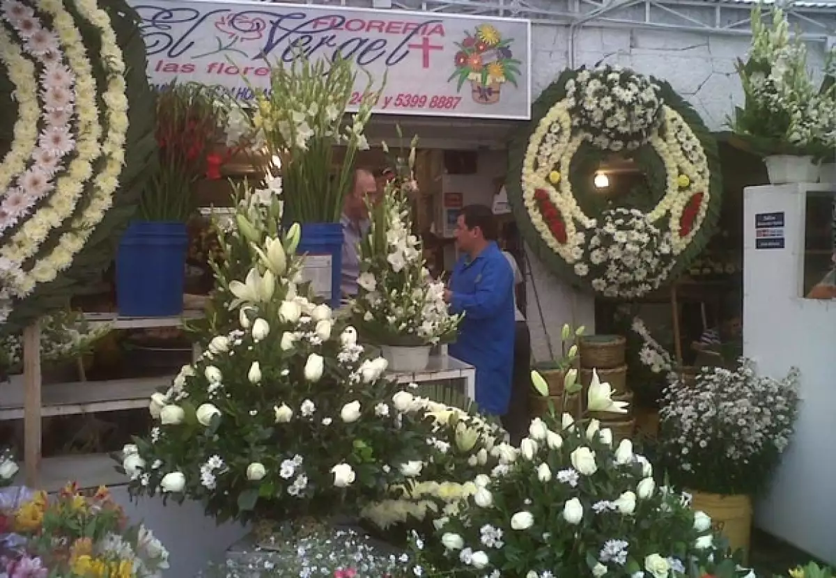 La florería Vergel ha sido el lugar donde algunos famosos han comprado arreglos para la familia Rubio Dosamantes.