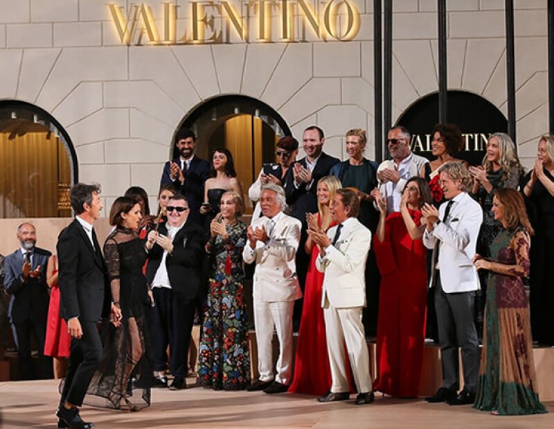 La colección de Alta Costura Fall Winter 2016 de Valentino les valió una ovación de pie.