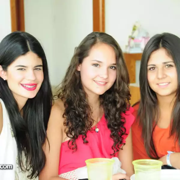 Daniela Reyes,Majo Calderón,Karen Tamayo