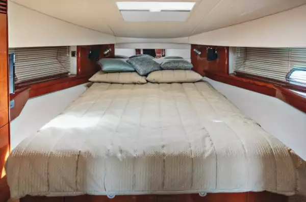 La recámara es un buen refugio del artista de 41 años durante los viajes largos.
