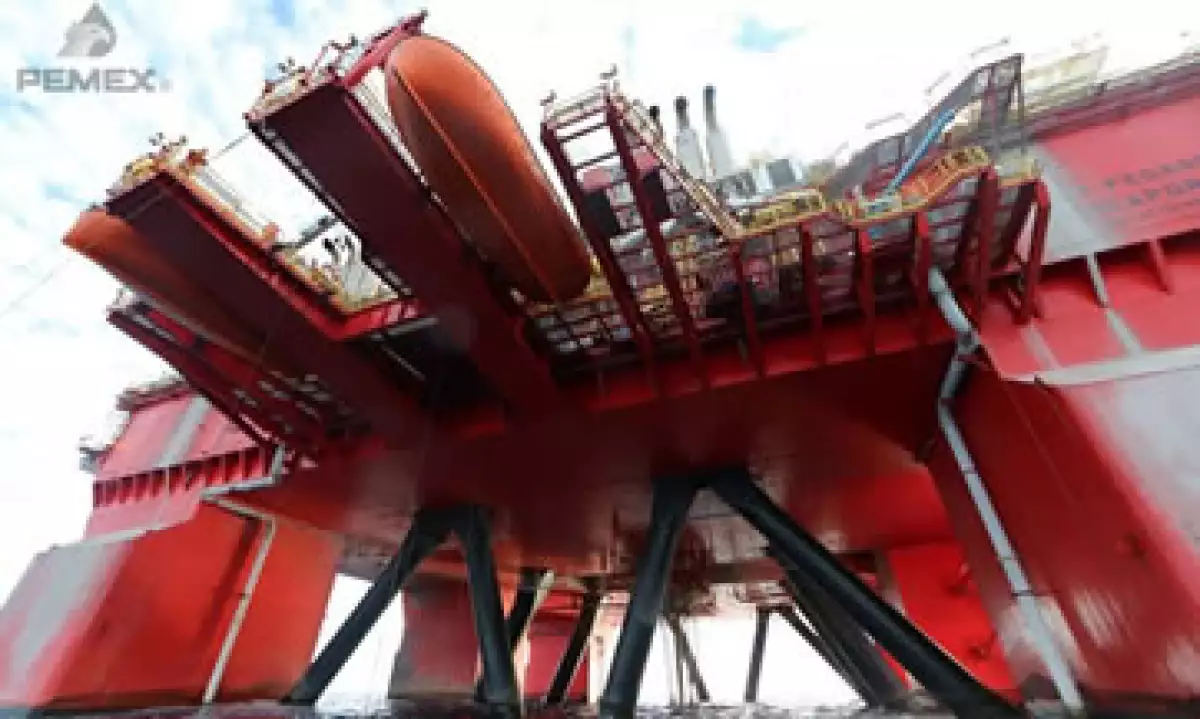 La plataforma de exploración West Pegasus de Pemex, ubicada en aguas profundas del Golfo de México. (Foto: Twitter/@Pemex )