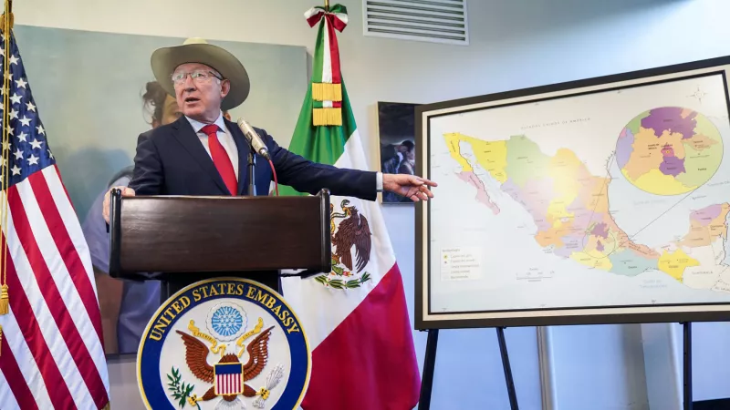 Conferencia Ken Salazar