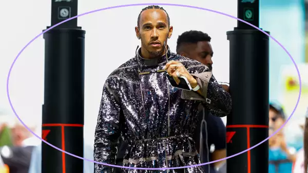 Lewis Hamilton se viste para impresionar durante la F1 en Miami.