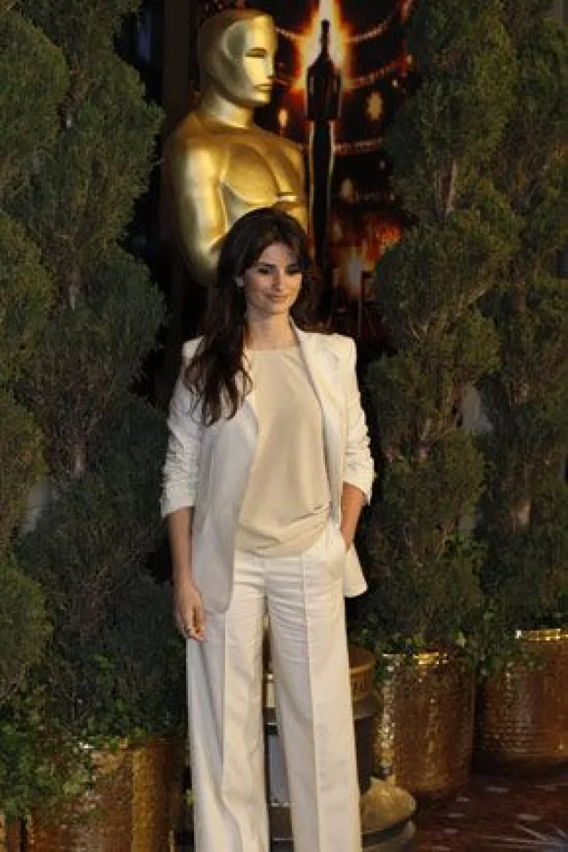 Un día después de ganar el premio Goya a la mejor actriz de reparto, la española voló a California para el almuerzo anual de la Academia para los nominados a los premios a lo mejor del cine.