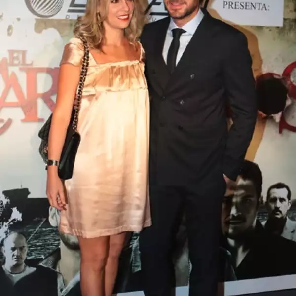 Valeria Santos,Manolo Cardona