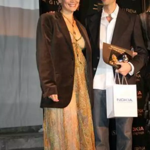 Valeria Ascensio, Allan Fis