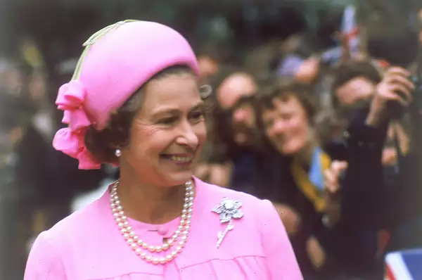 Queen Elizabeth Ii - Silver Jubilee - 1 Jul 1977