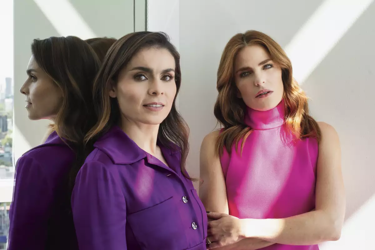 Karla Souza y Azul Almazán