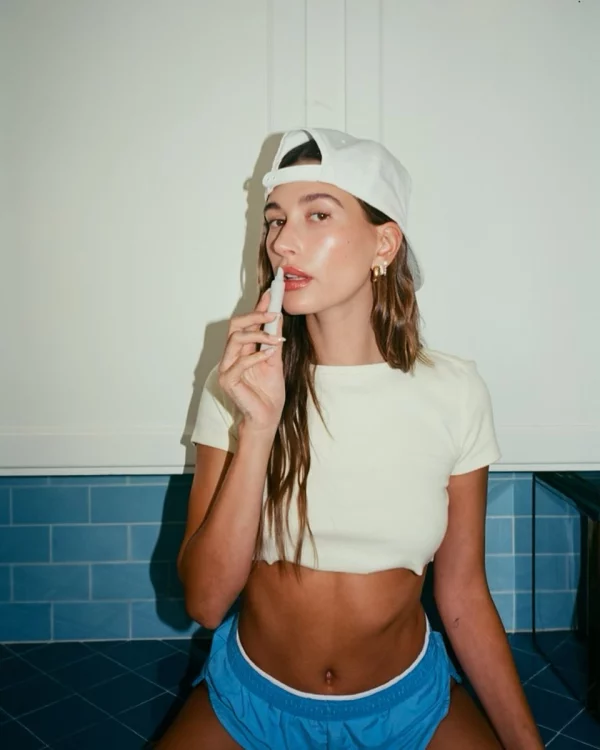 hailey-bieber-demanda.jpeg