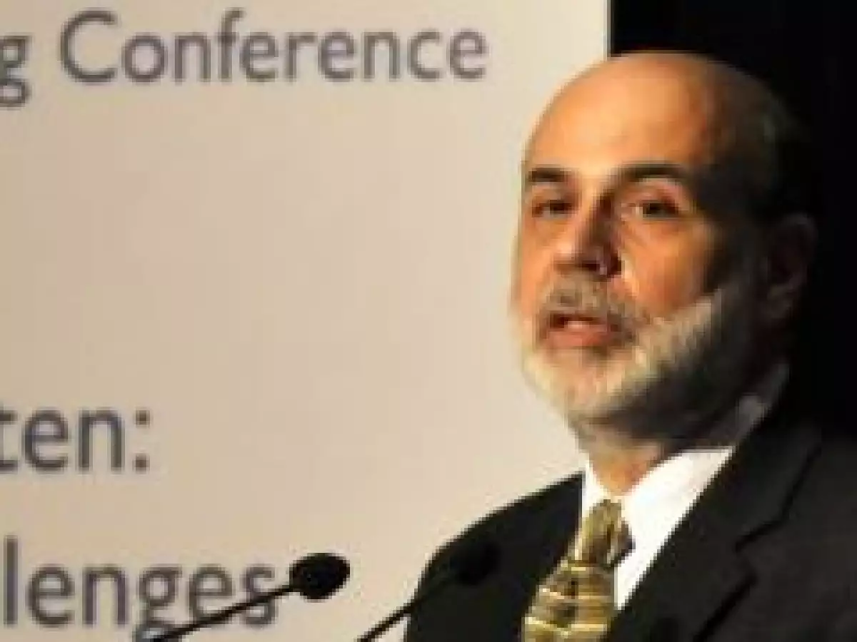 Ben Bernanke dijo que un plan de estímulo fiscal por sí mismo no sería suficiente para promover una recuperación económica. (Foto: Archivo)