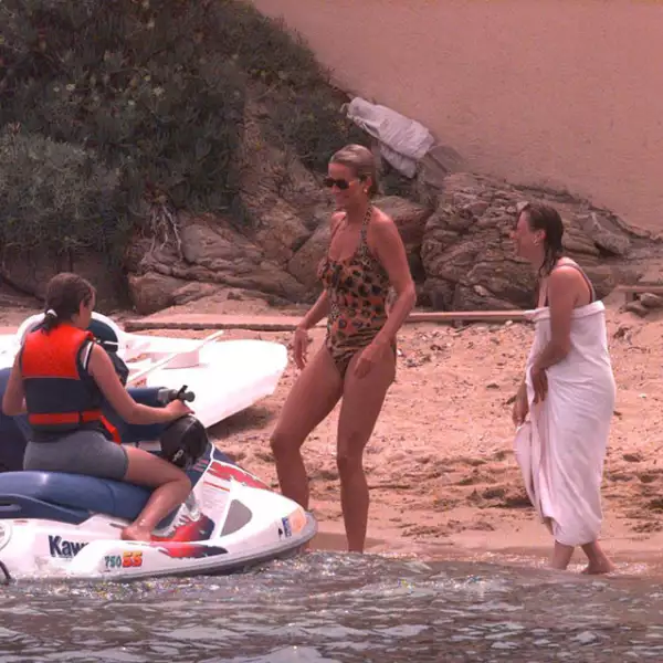 Princess Diana On Holiday In St.tropez.she Is Pictured Wearing A Leopard Print Swimsuit.