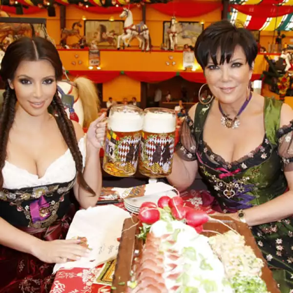 Así es, hasta Kris y Kim han viajado a Alemania para vivir esta experiencia.