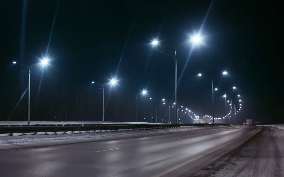 Luces en la carretera