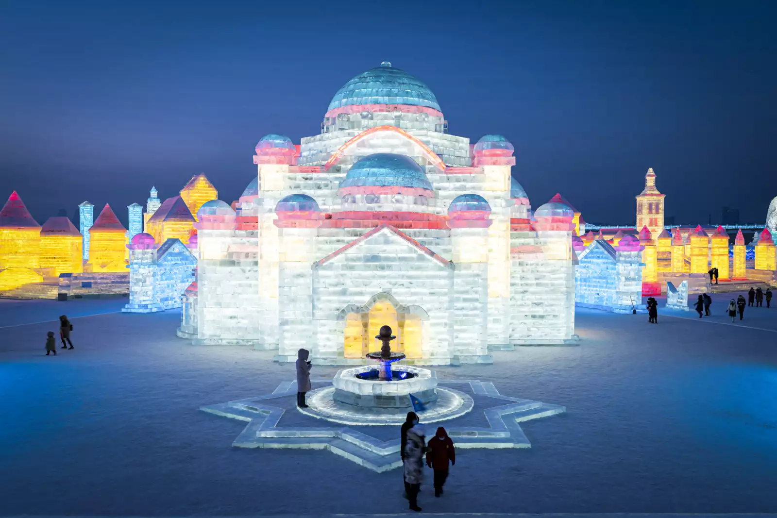 CHINA-LIFESTYLE-SCULPTURE-ICE