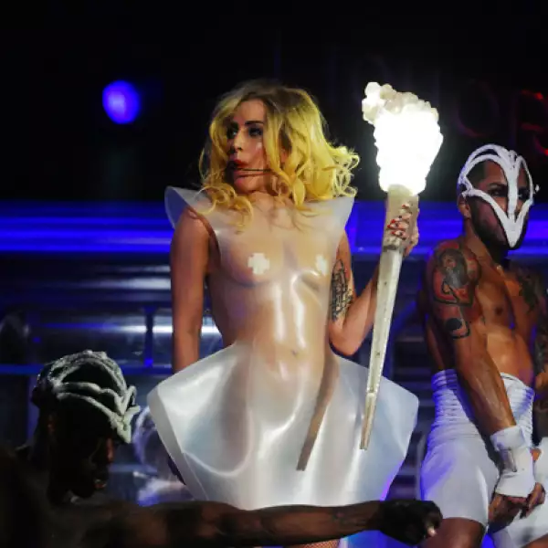 Gaga le dedicó a los tapatíos el tema `Americano´.