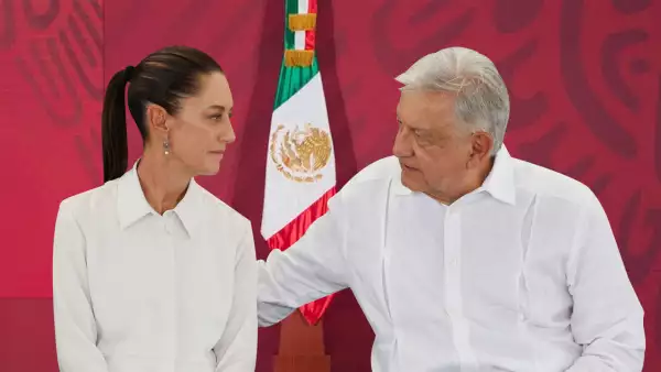 Sheinbaum pide impulsar reformas de López Obrador