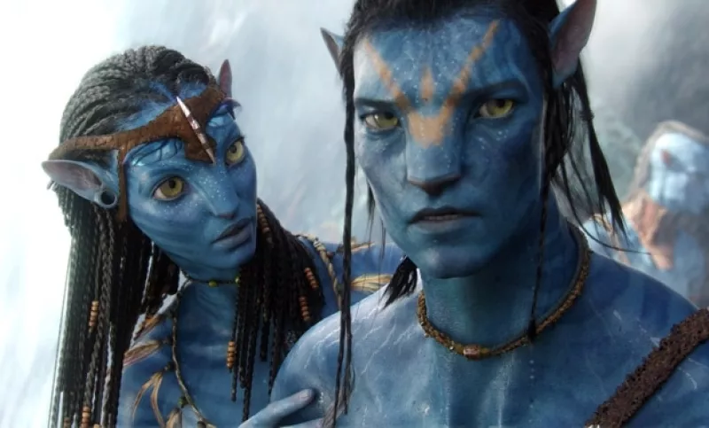 La cinta recaudó mil 858 millones de dólares, 15 millones de dólares más que el filme que protagonizó DiCaprio y Kate Winslet.