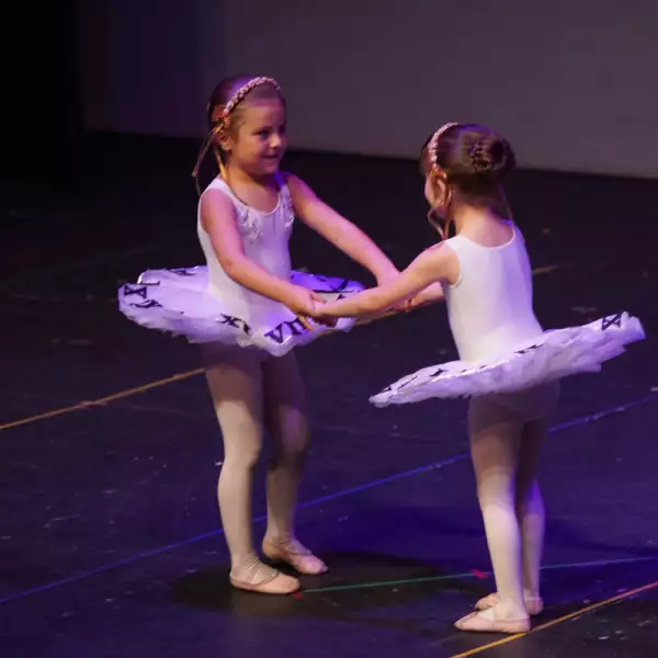 QUILETSDANCESTUDIOHA 17.jpg