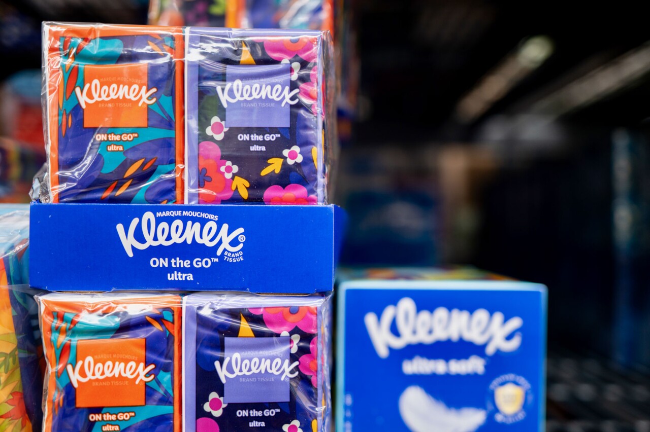 Kimberly-Clark rompe récord en ventas, pero subirá 4% el precio de sus productos por alza de petróleo