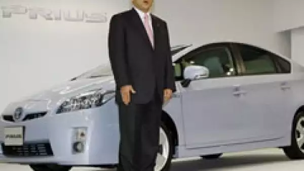 El vicepresidente ejecutivo de Toyota, Akio Toyoda, durante la presentación del neuvo Prius en Tokio. (Foto: AP)