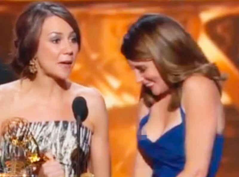 Tras un desliz de su vestido, Tinay Fey vio expuesta su intimidad durante la entrega de premios 2013.