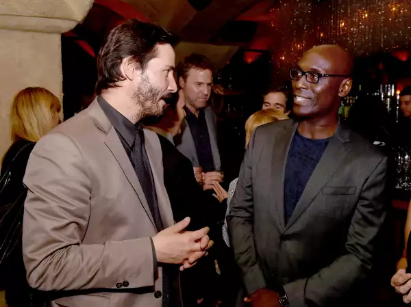 Keanu Reeves y Lance Reddick