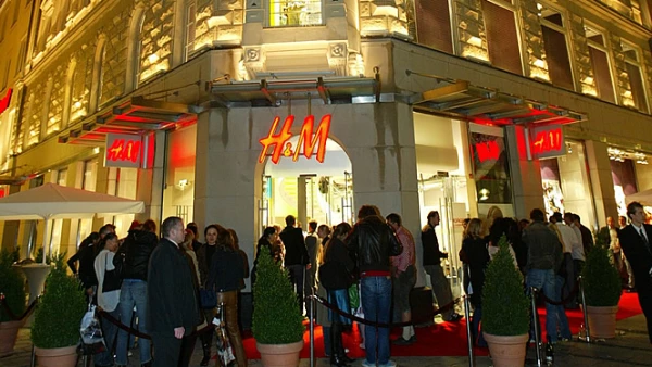 La primera tienda de H&M en Alemania se abrió en 1980; en la actualidad operan 393 establecimientos y representan el mayor mercado de la empresa a nivel mundial.