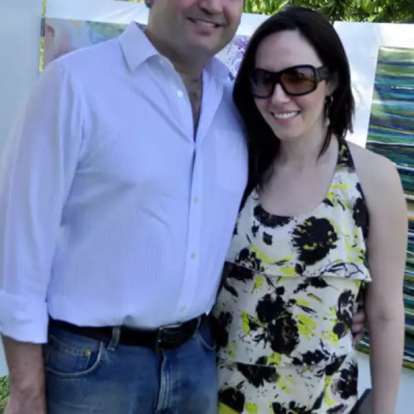 Luis Guzmán y Annette Williamson