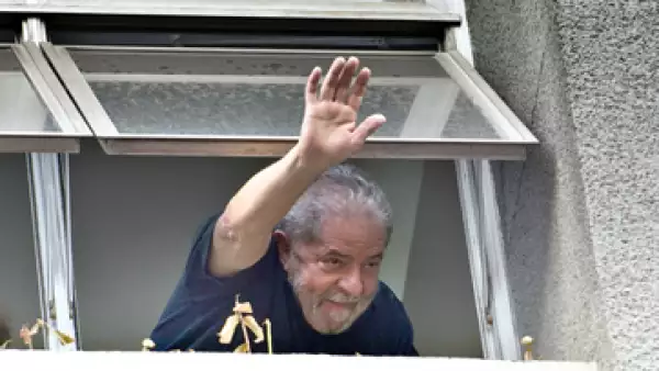Luiz Inácio Lula da Silva fue interrogado, pero no enfrenta ningún cargo formal hasta el momento. (Foto: AFP )