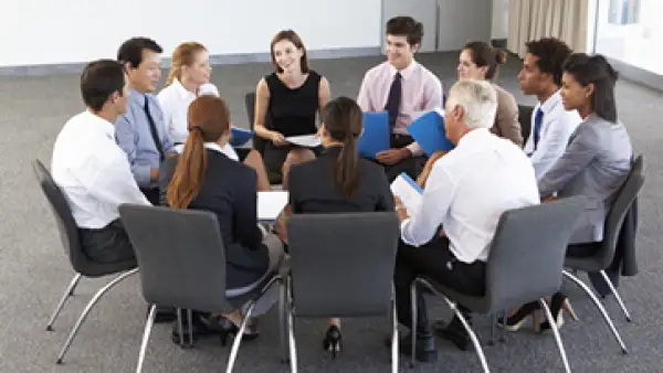 Natura capacita constantemente a sus consultoras, “hay entrenamientos relacionados con emprendedurismo social y ambiental, talleres de creatividad o de finanzas”, dice su CEO. (Foto: Getty Images)