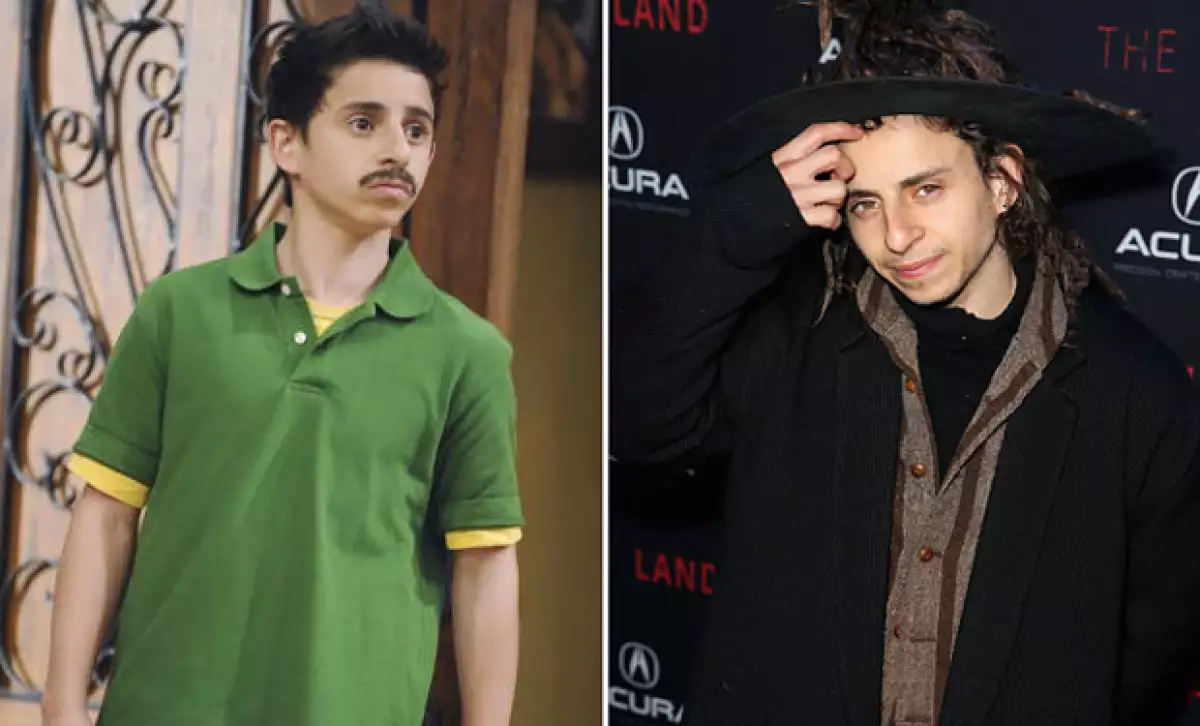 Moises se ha convertido en un artista visual independiente.