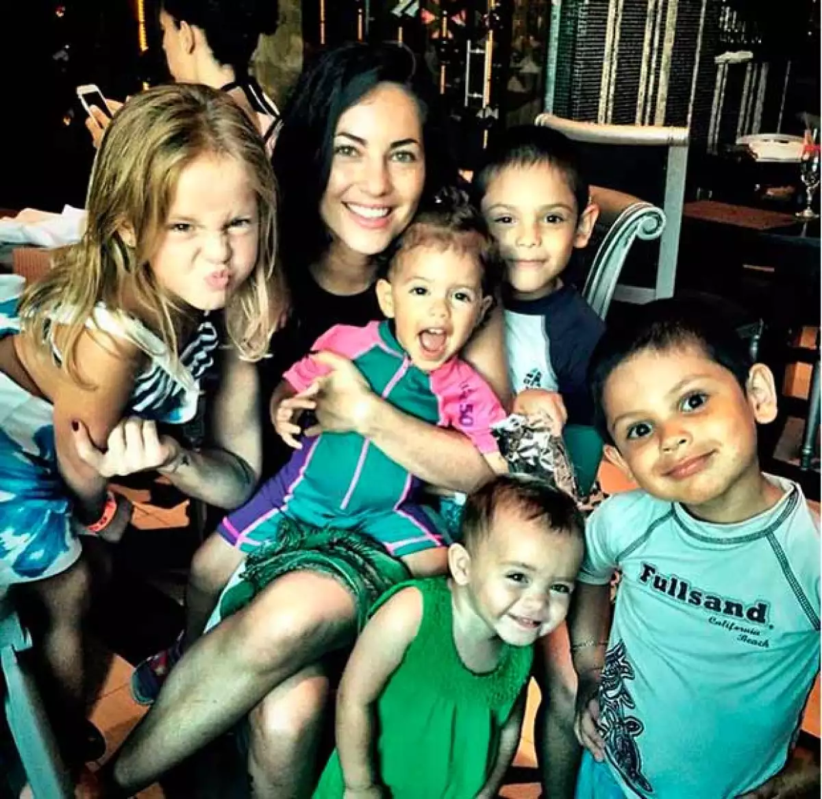 La actriz compartió una foto rodeada de sus sobrinos y, junto a ella, un mensaje sobre la importancia de educar a los niños para cambiar el futuro del mundo.
