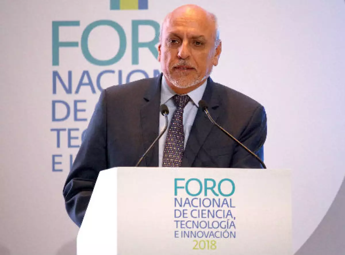 Enrique Cabrero Mendoza, director del Conacyt