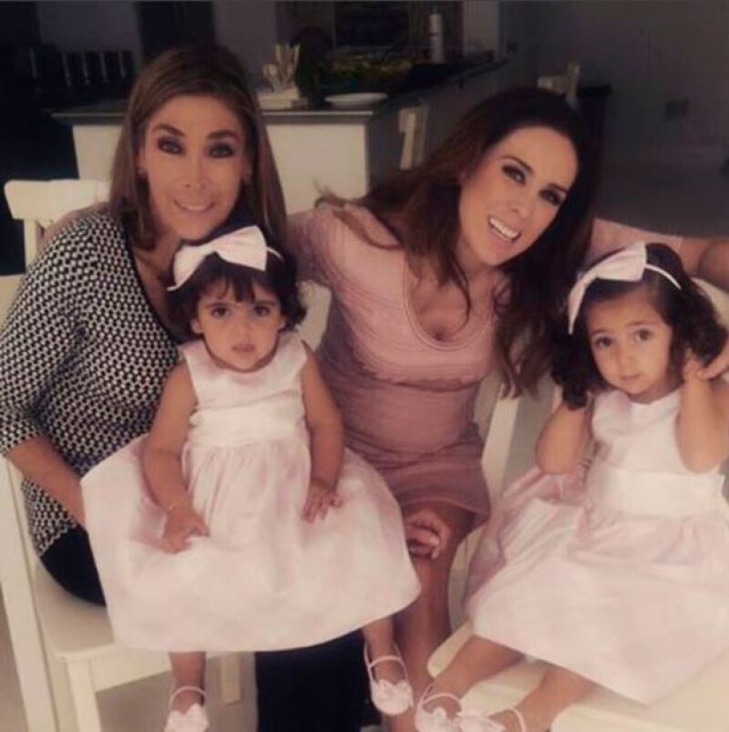 Jacky presumió las tres generaciones de su familia.