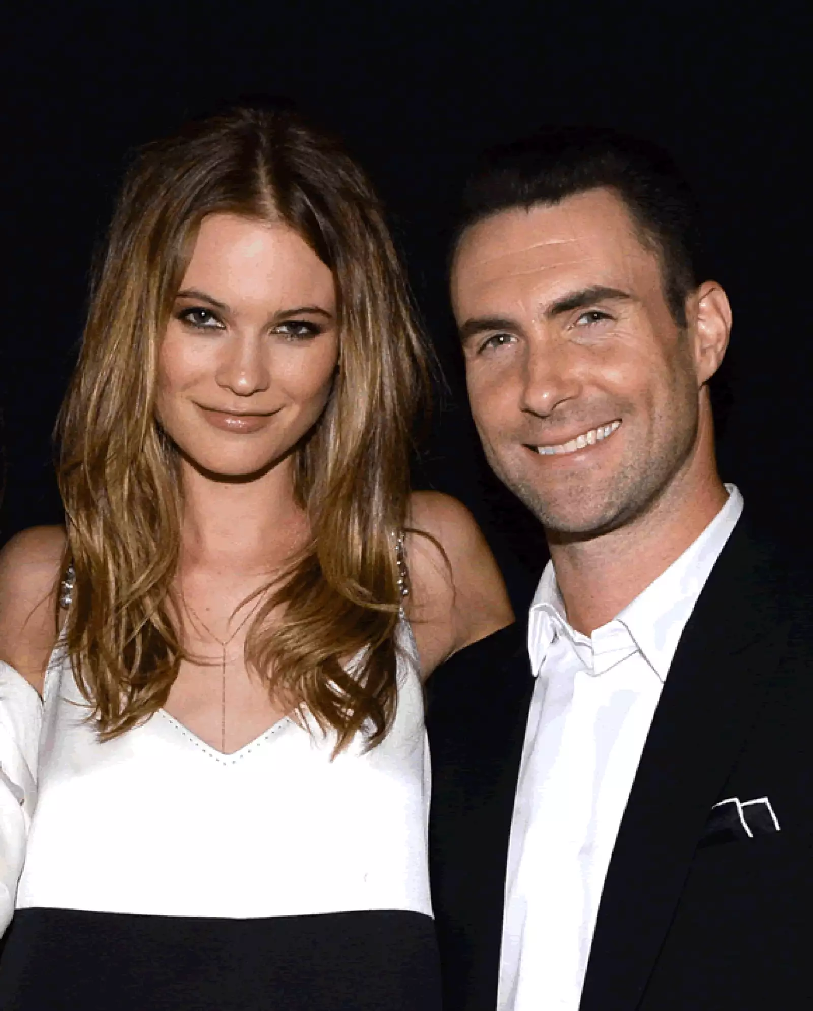 Desde 2009 es uno de los Angeles de Victoria´s Secret pero se volvió más famosa cuando en 2013 anunció su compromiso con el integrante de Maroon 5, Adam Levine.