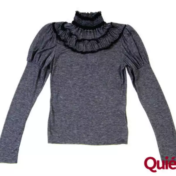 Sweater gris de cuello de tortuga