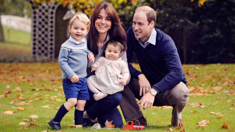 Los duques de Cambridge con sus hijos, George y Charlotte.